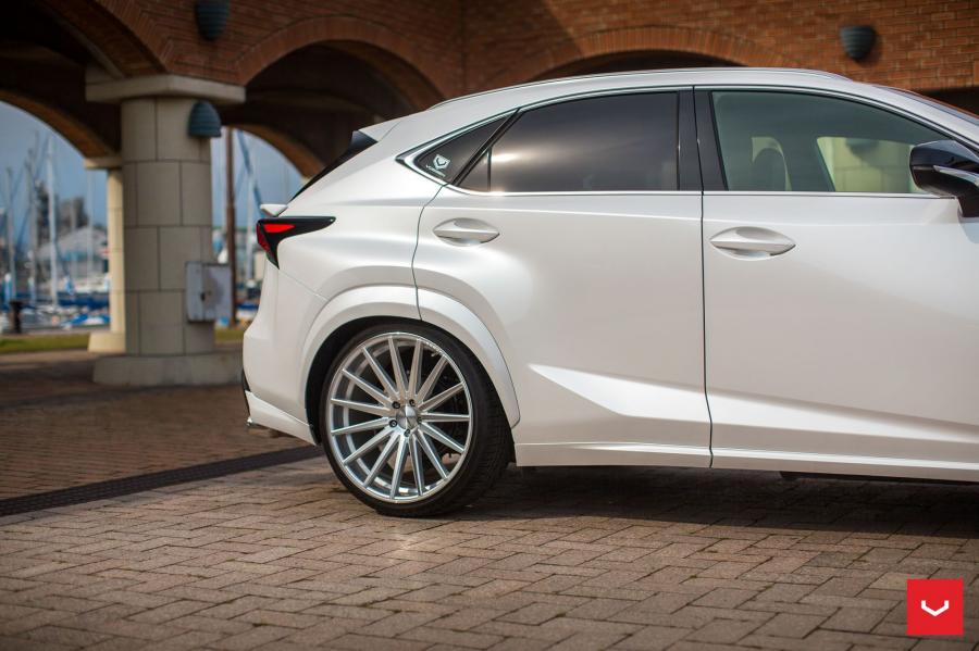 Детали экстерьера Lexus NX200t on Vossen Wheels (VFS2) 2017 года  (JP) (фото 14 из 15)